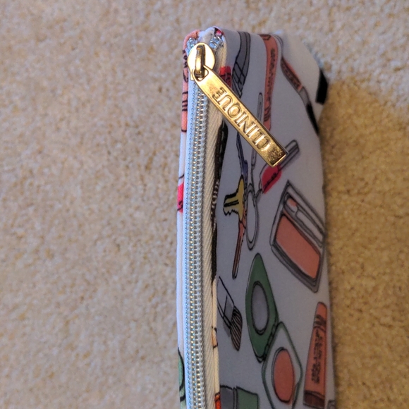 Flower Cosmetics makeup and Clinique bag set - Picture 13 of 15